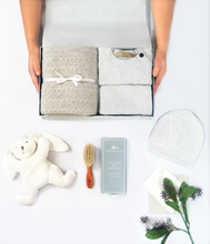 Load image into Gallery viewer, Willow &amp; Cole Premium Newborn Baby Gift Set
